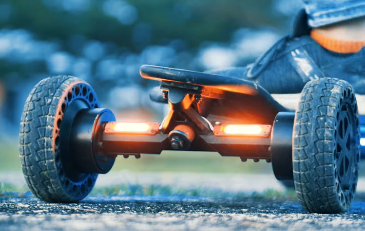 Electric Longboard Skateboards with Lights: Safety & Style for Night!
