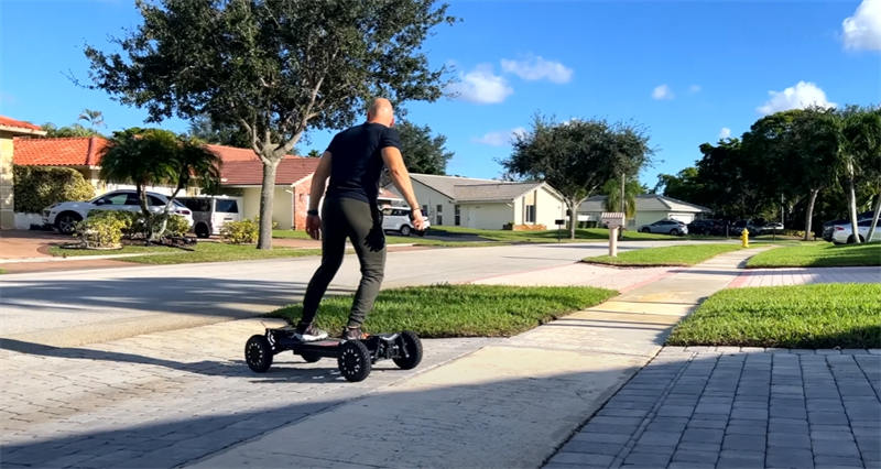 M24 PRO electric skateboard from Ecomobl