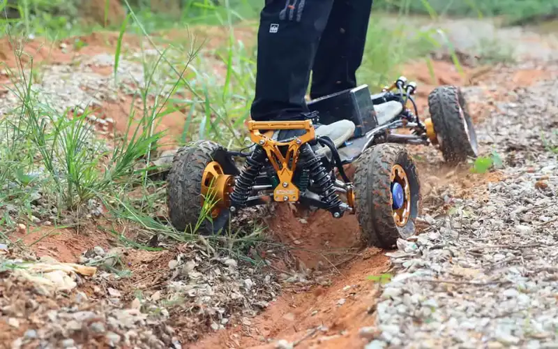 riding hybrid x5 on rough track