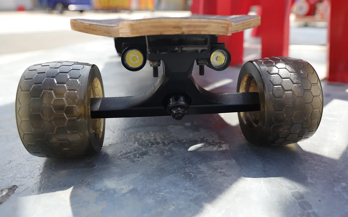 Street Electric Skateboard walker front view