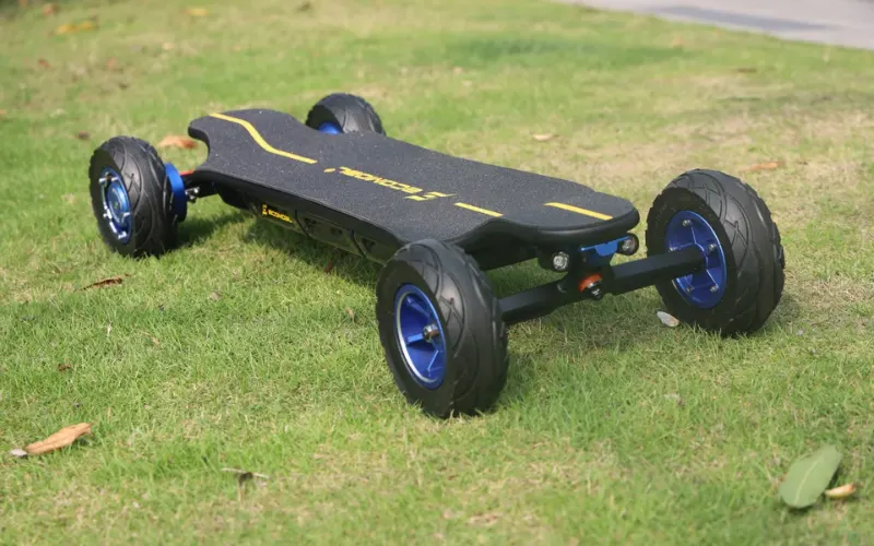 ecomobl et pro 2.0 on the grass