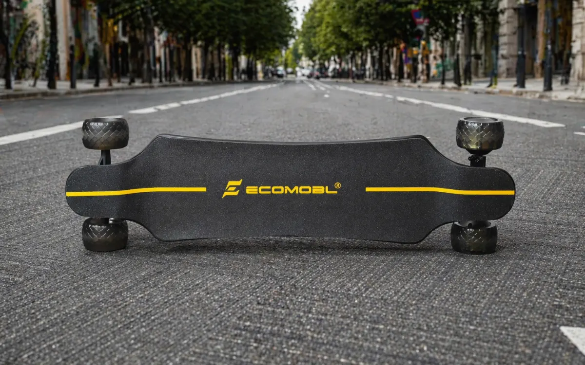 et storm on the road